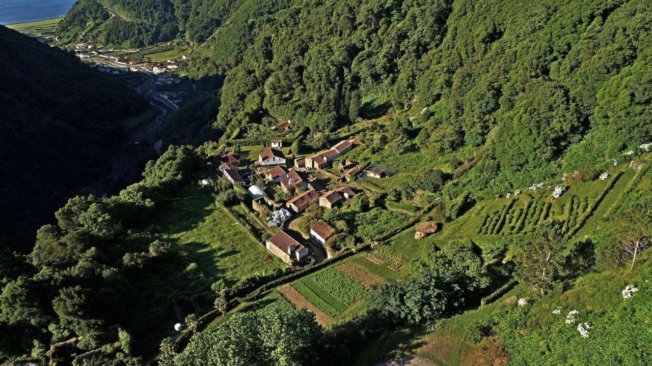 Отель Aldeia Do Sanguinho Faial da Terra Экстерьер фото